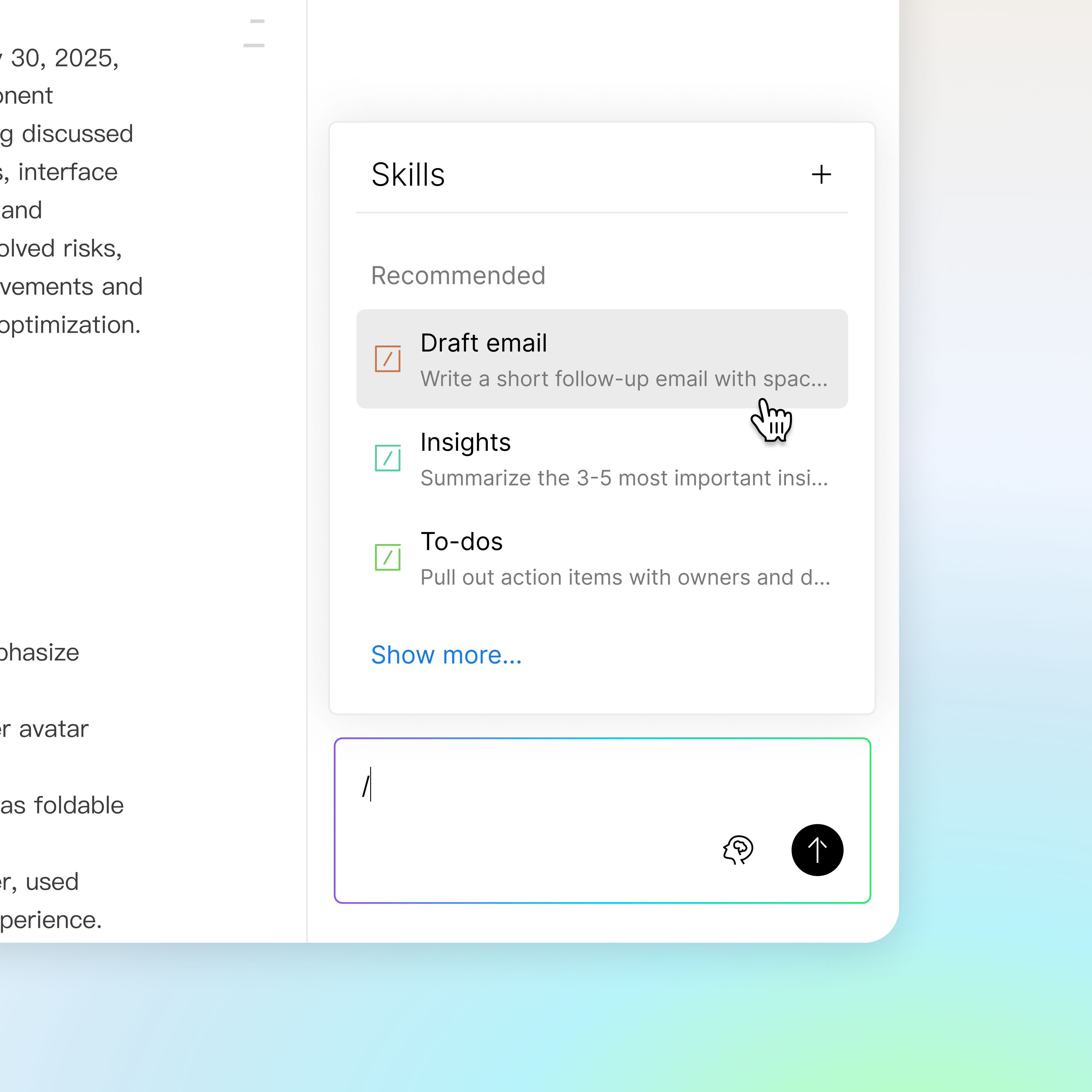 Capture d'écran de l'interface Plaud App affichant le menu 'Skills' avec un curseur sur l'option 'Draft email'.