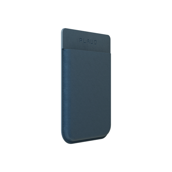 Un étui bleu marine texturé pour Plaud Note, avec le logo Plaud gaufré sur le dessus.