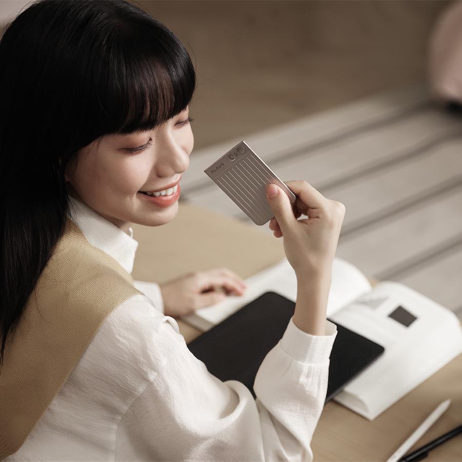 Comment retranscrire un audio en texte : le guide de la transcription avec IA