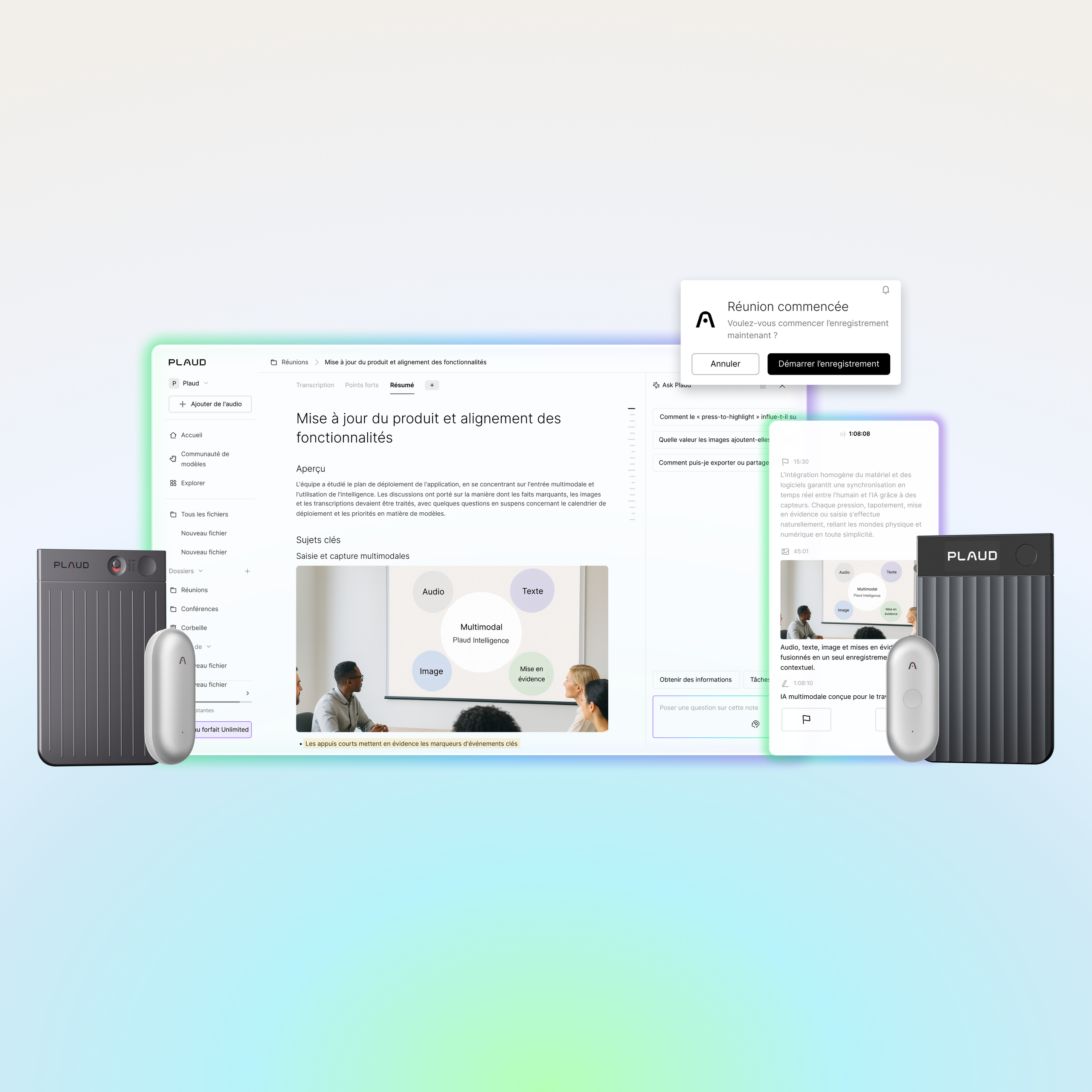 L'interface Plaud Web présente des mises à jour de fonctionnalités, flanquée de deux Plaud Note gris