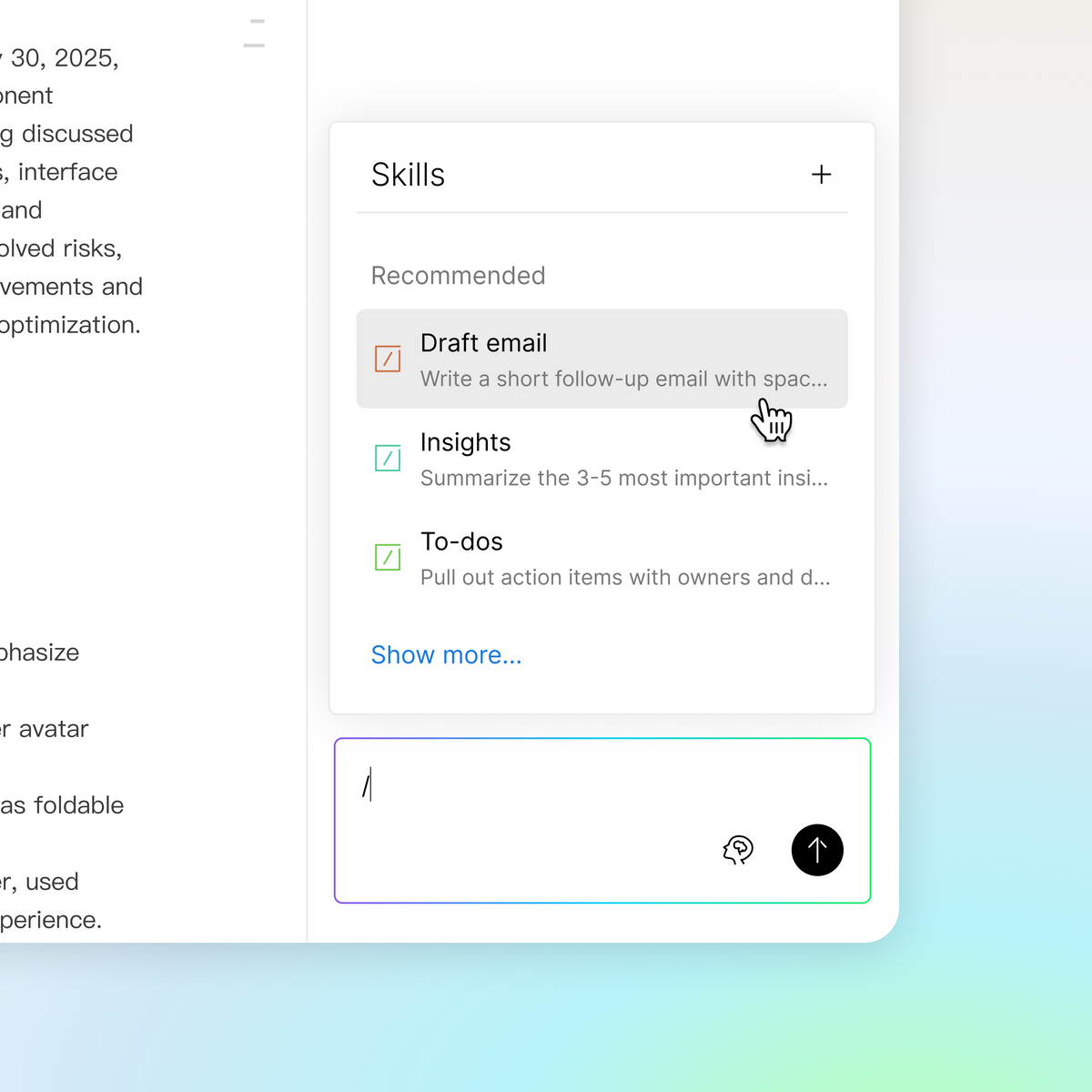 Capture d'écran de l'interface Plaud App affichant le menu 'Skills' avec un curseur sur l'option 'Draft email'.