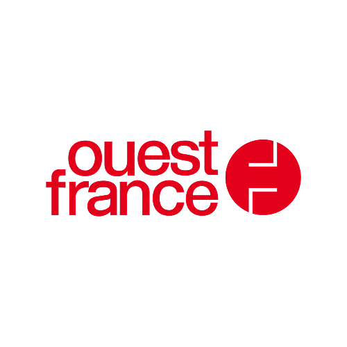 <p>"Nous l’avons utilisé dans plusieurs contextes : réunions d’équipe, entretiens, appels téléphoniques, et même dans un environnement volontairement hostile : une table de restaurant bruyante, quatre convives parlant fort juste derrière nous. Le Plaud Note Pro n’a pas vacillé : il a enregistré parfaitement la voix de l’interlocuteur en face, sans se laisser perturber par le brouhaha ambiant. "</p>
